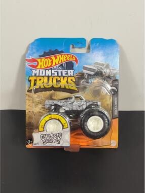 Chassis Snapper Hot Wheels Monster Trucks NEW IN PACKAGE 2020 Black & White